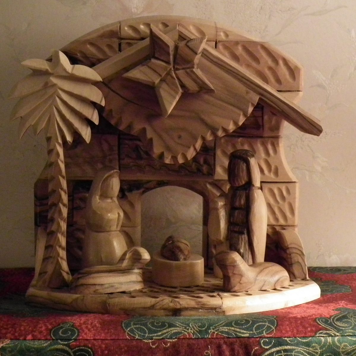 Nativity wooden - Turner